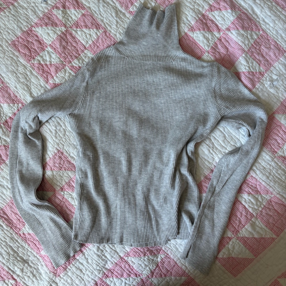 Brandy Melville Ribbed Turtleneck Sweater